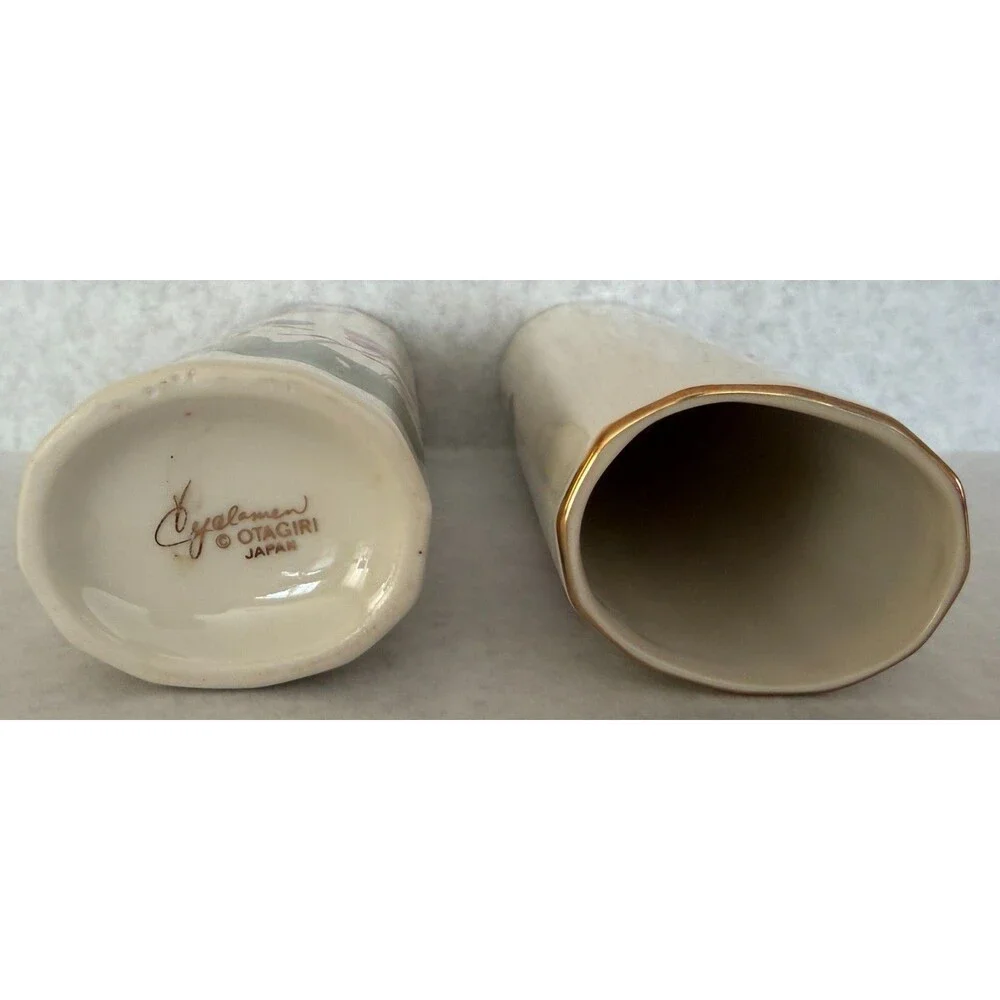 Set of 2 Otagiri Vases in Cyclamen Pattern